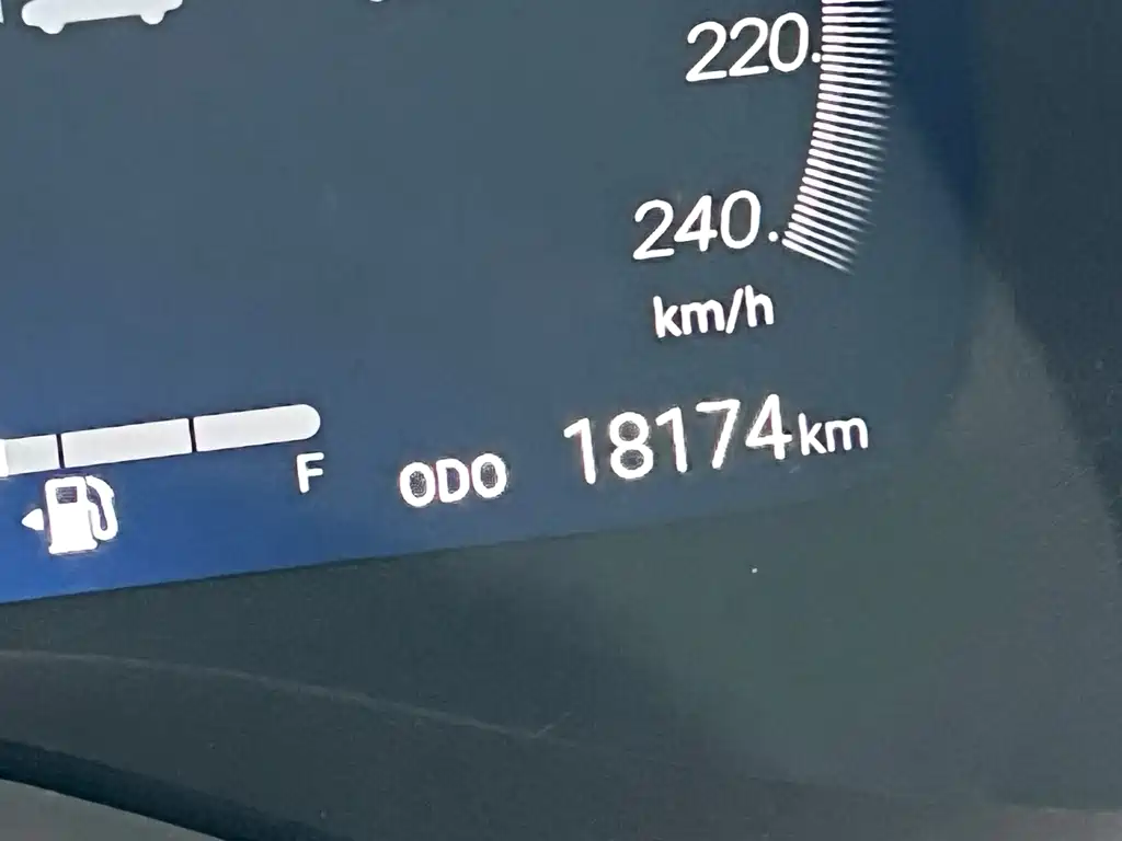 Toyota Granvia — фото 14