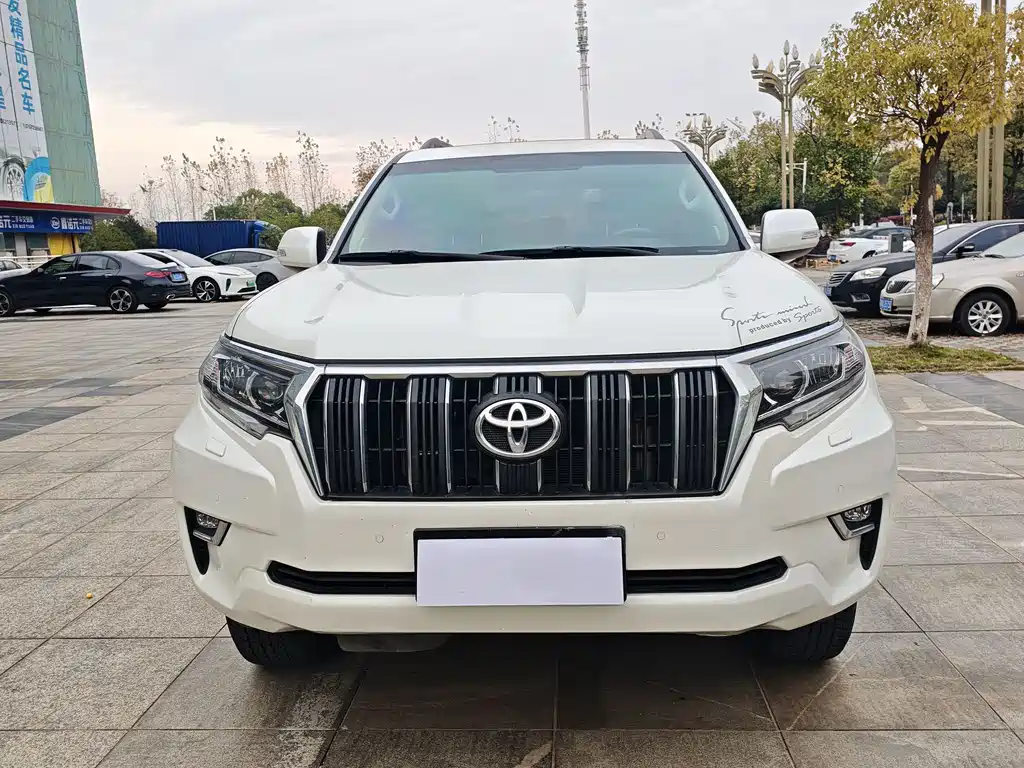 Toyota Prado — фото 2