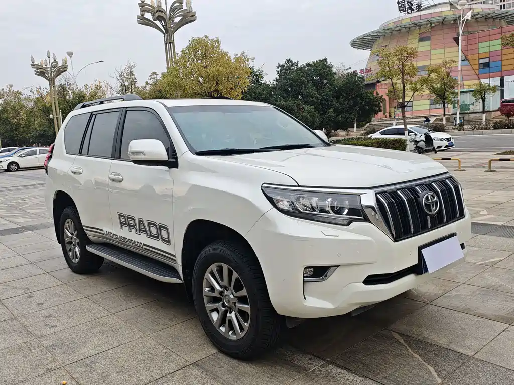 Toyota Prado — фото 3
