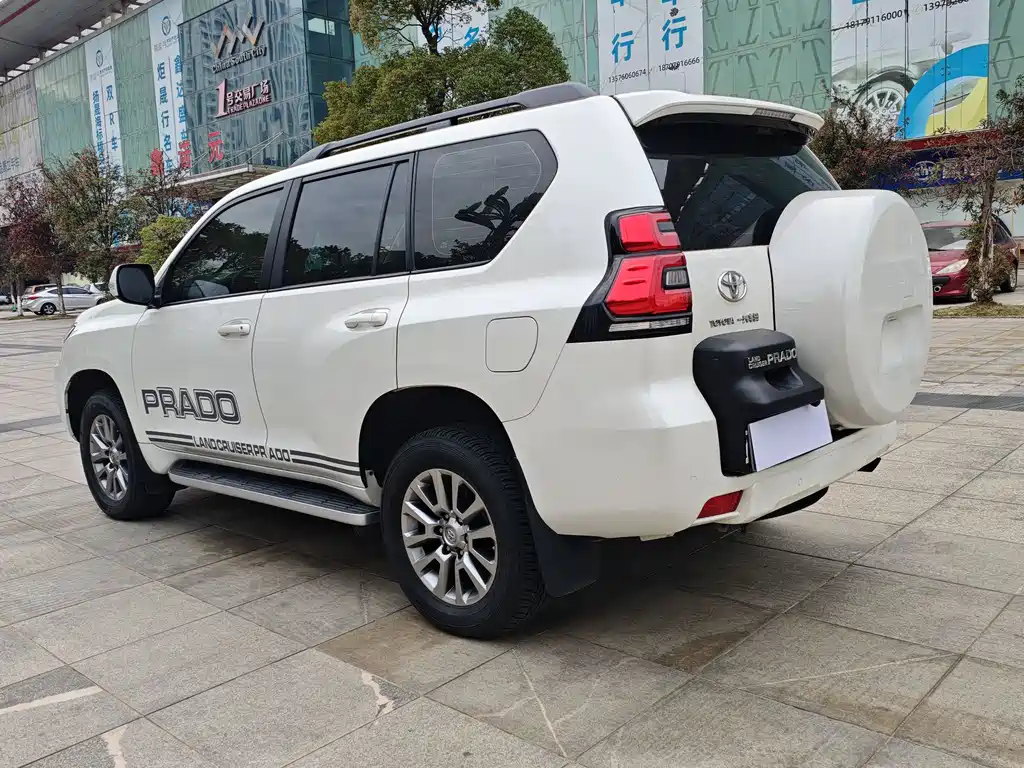 Toyota Prado — фото 4