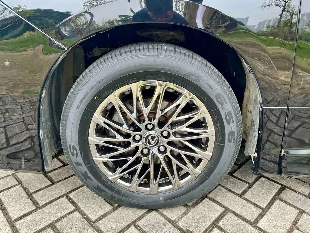 Toyota Alphard — фото 18
