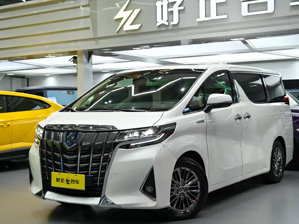 Toyota Alphard — фото 2