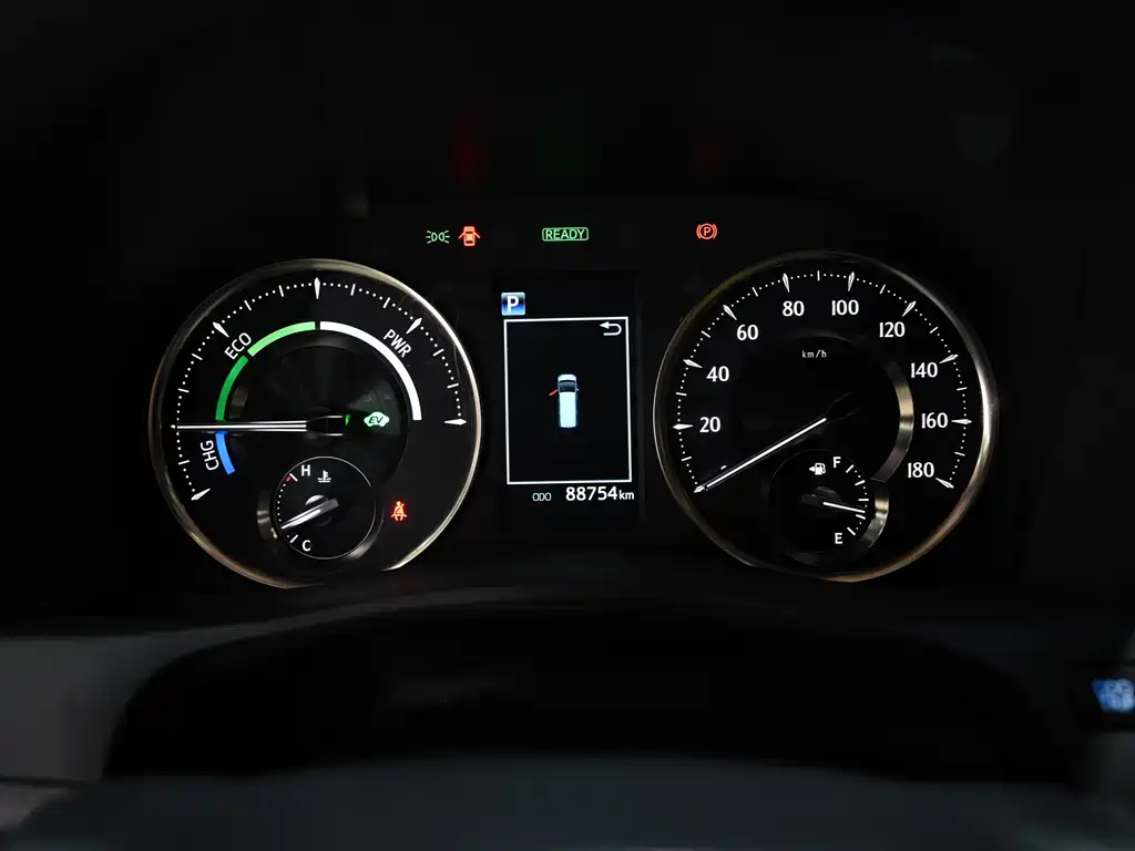 Toyota Alphard — фото 15
