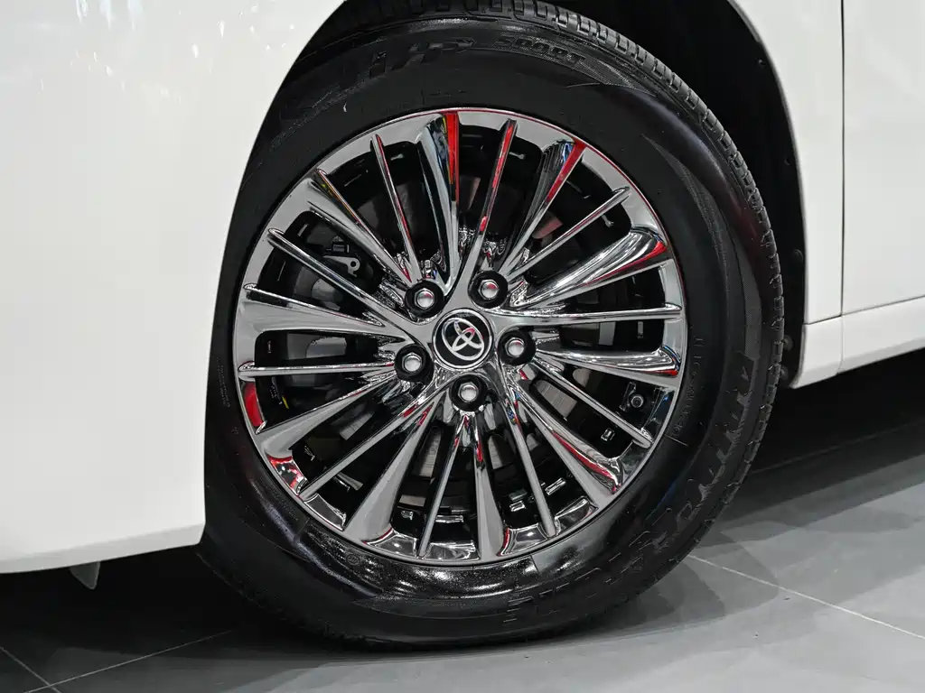 Toyota Alphard — фото 24