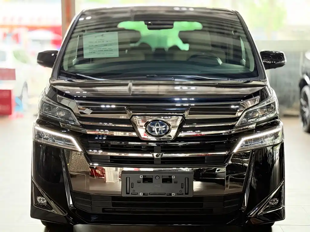 Toyota Vellfire — фото 2