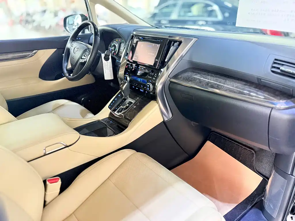 Toyota Vellfire — фото 17