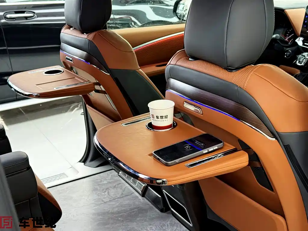 Toyota Granvia — фото 8