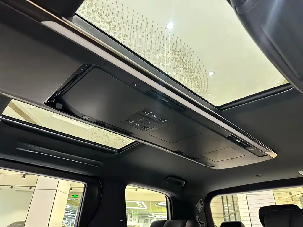 Toyota Vellfire — фото 11