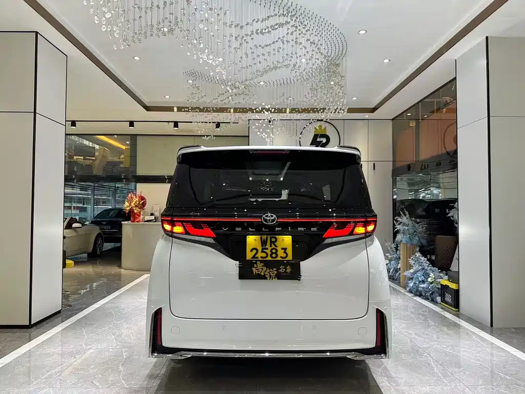 Toyota Vellfire — фото 18
