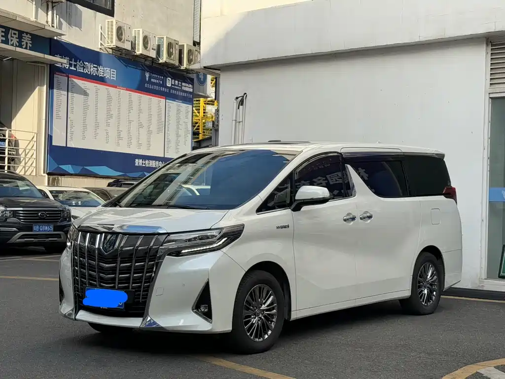 Toyota Alphard — фото 46