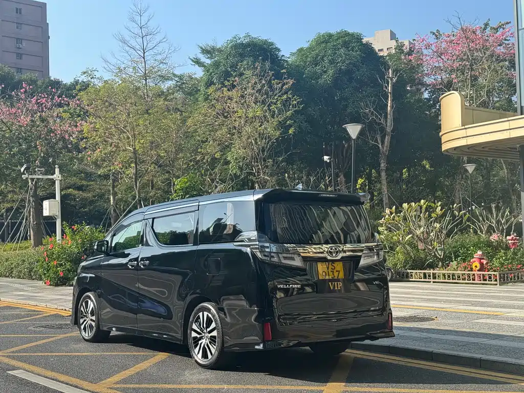 Toyota Vellfire — фото 14
