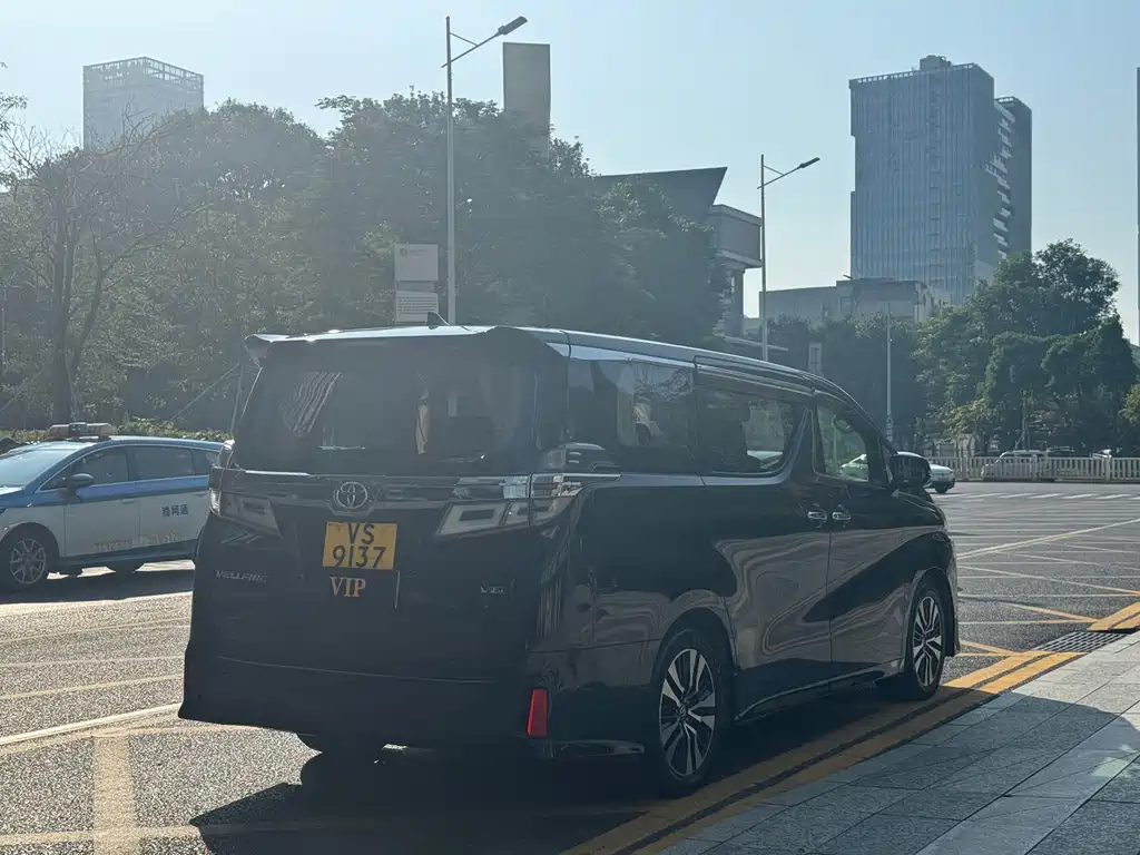 Toyota Vellfire — фото 16