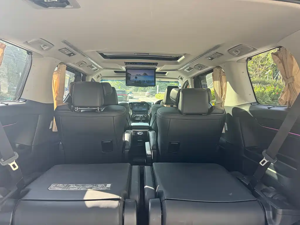 Toyota Vellfire — фото 9