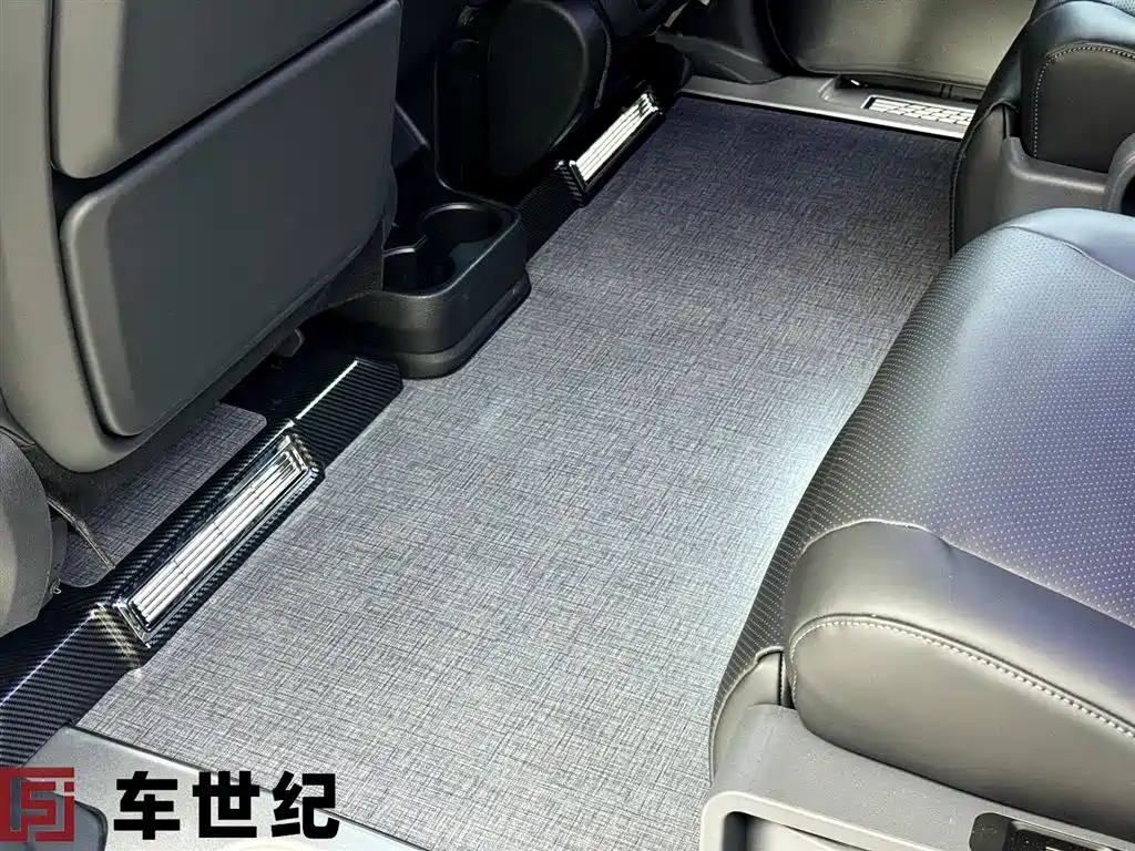 Toyota Granvia — фото 5