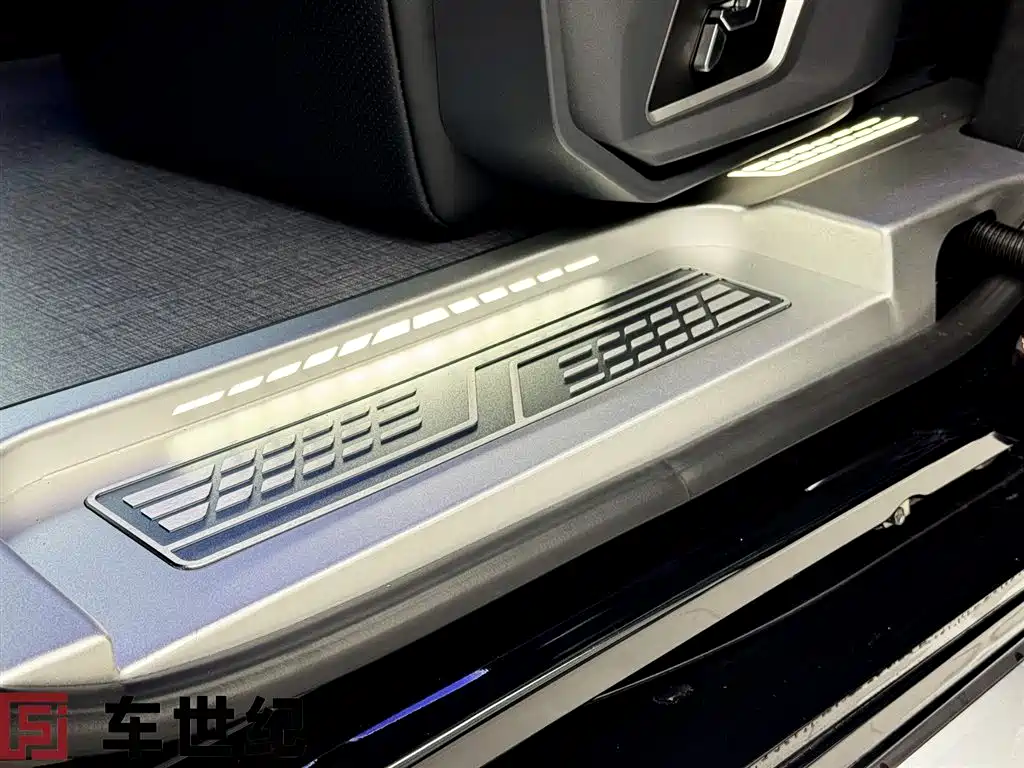 Toyota Granvia — фото 6