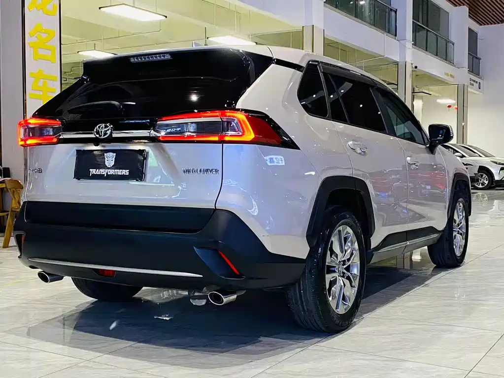 Toyota Wildlander — фото 6
