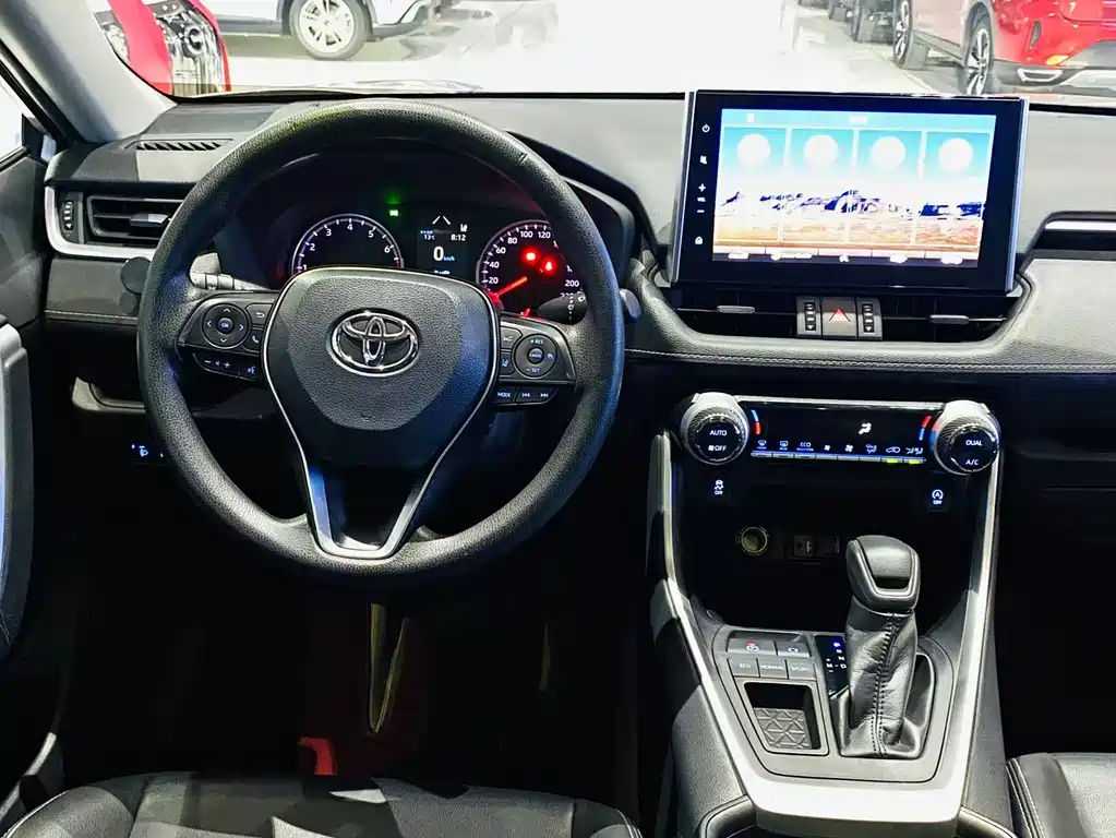 Toyota Wildlander — фото 8