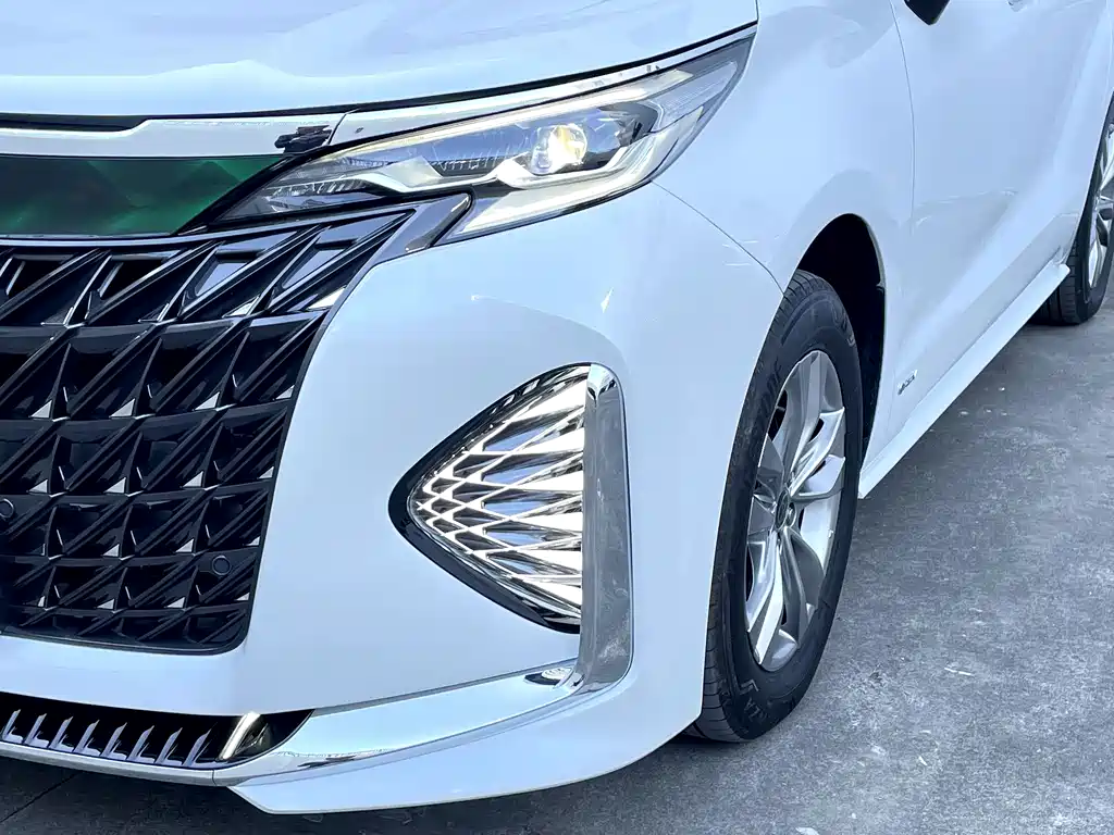Toyota Sienna — фото 4
