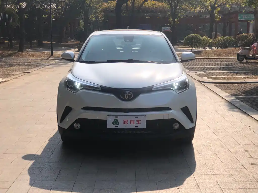 Toyota C-HR — фото 2