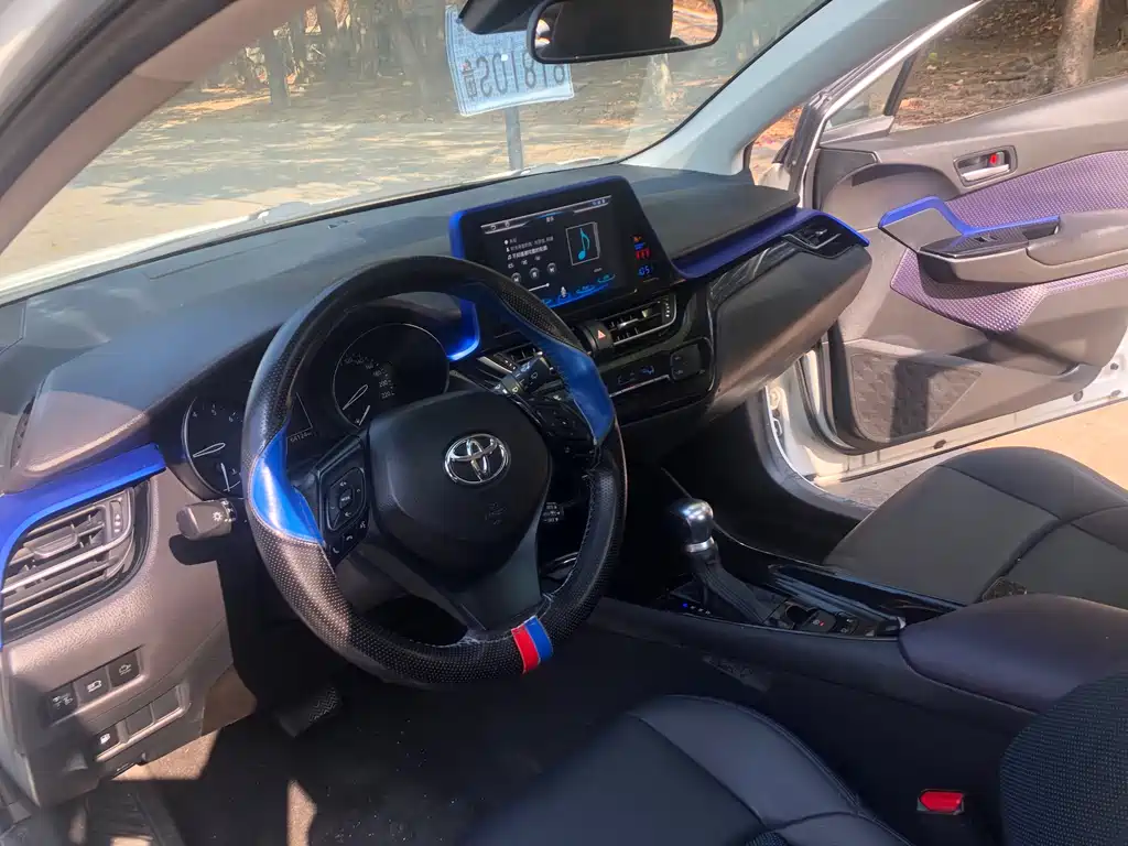 Toyota C-HR — фото 19