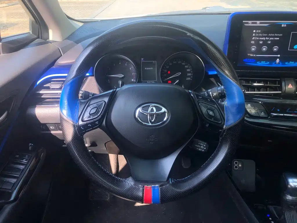Toyota C-HR — фото 21