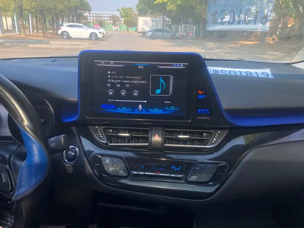 Toyota C-HR — фото 23