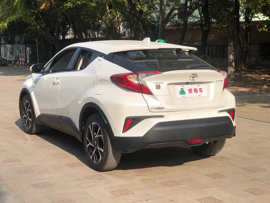 Toyota C-HR — фото 5