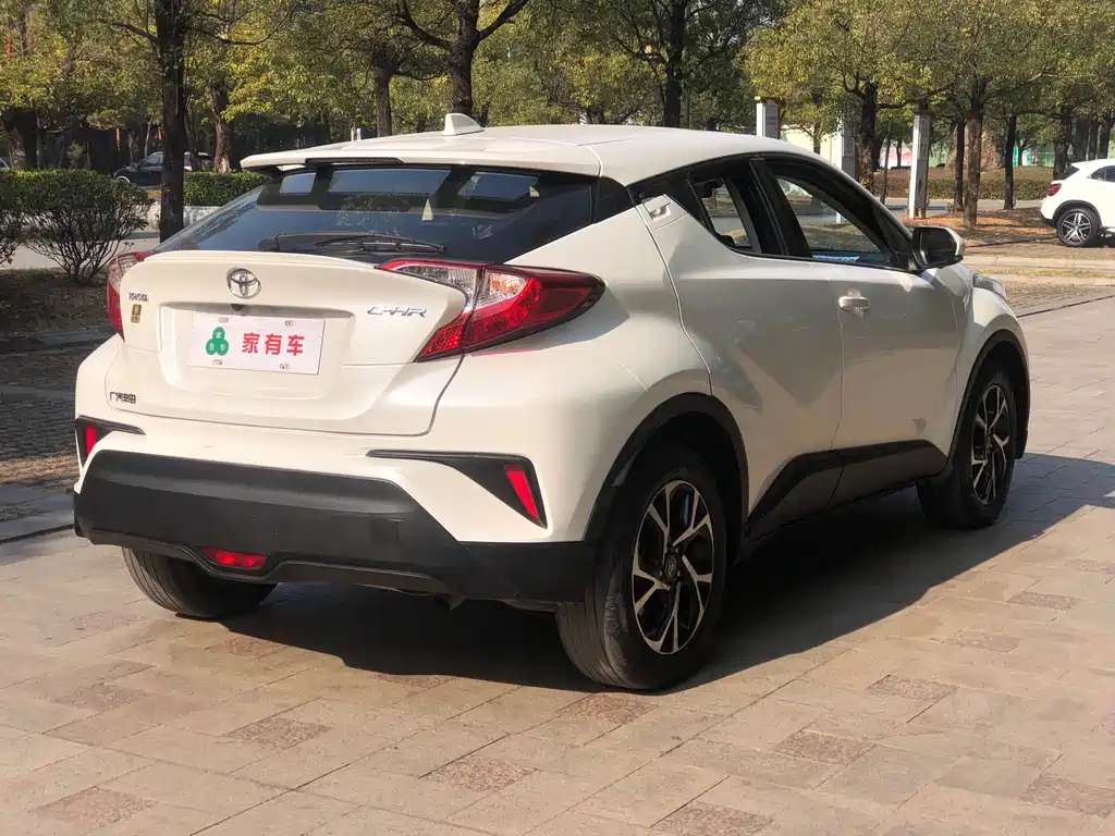 Toyota C-HR — фото 7