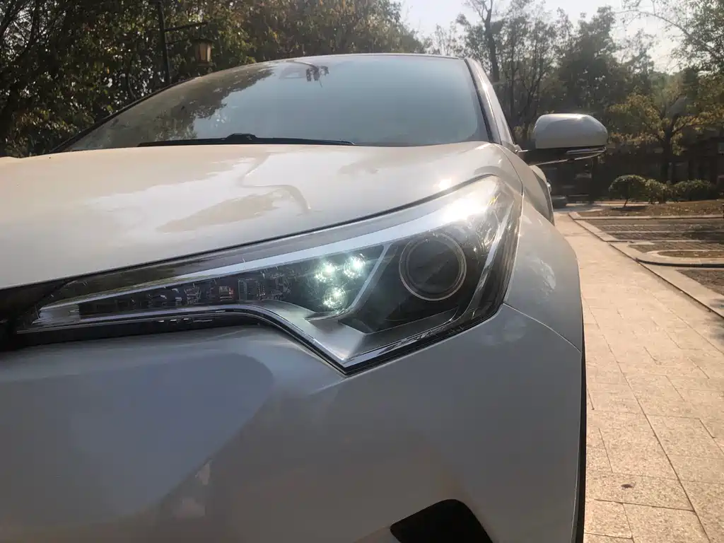 Toyota C-HR — фото 9