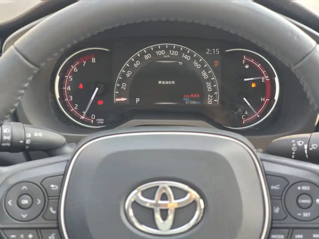 Toyota RAV4 — фото 23