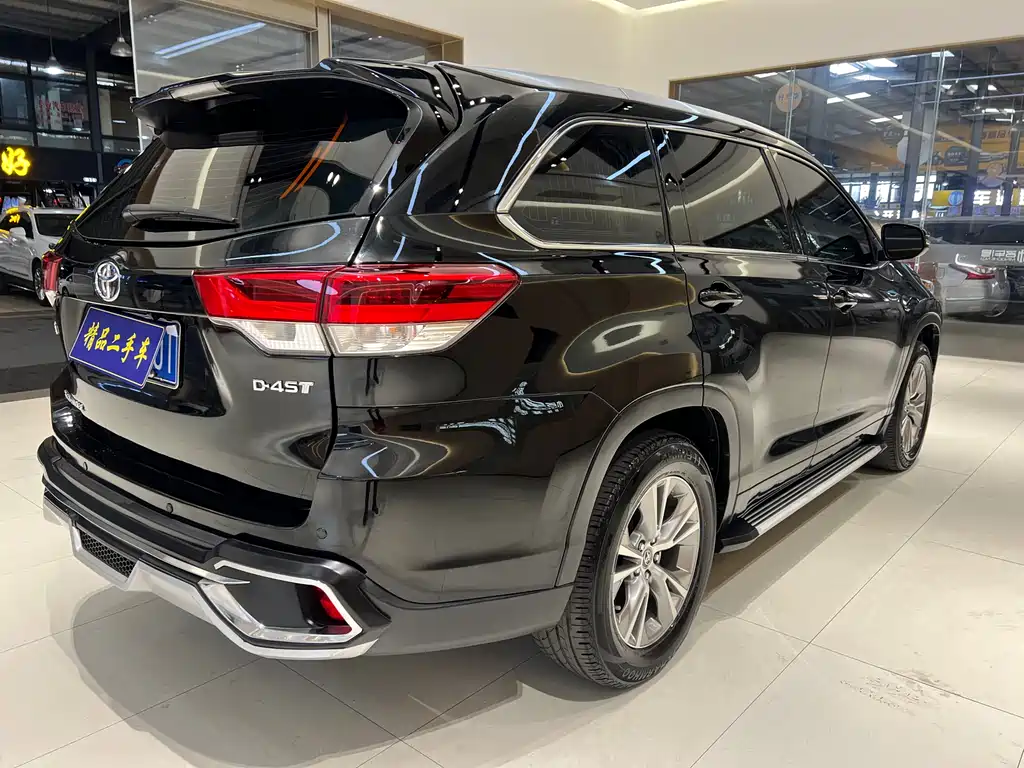 Toyota Highlander — фото 4