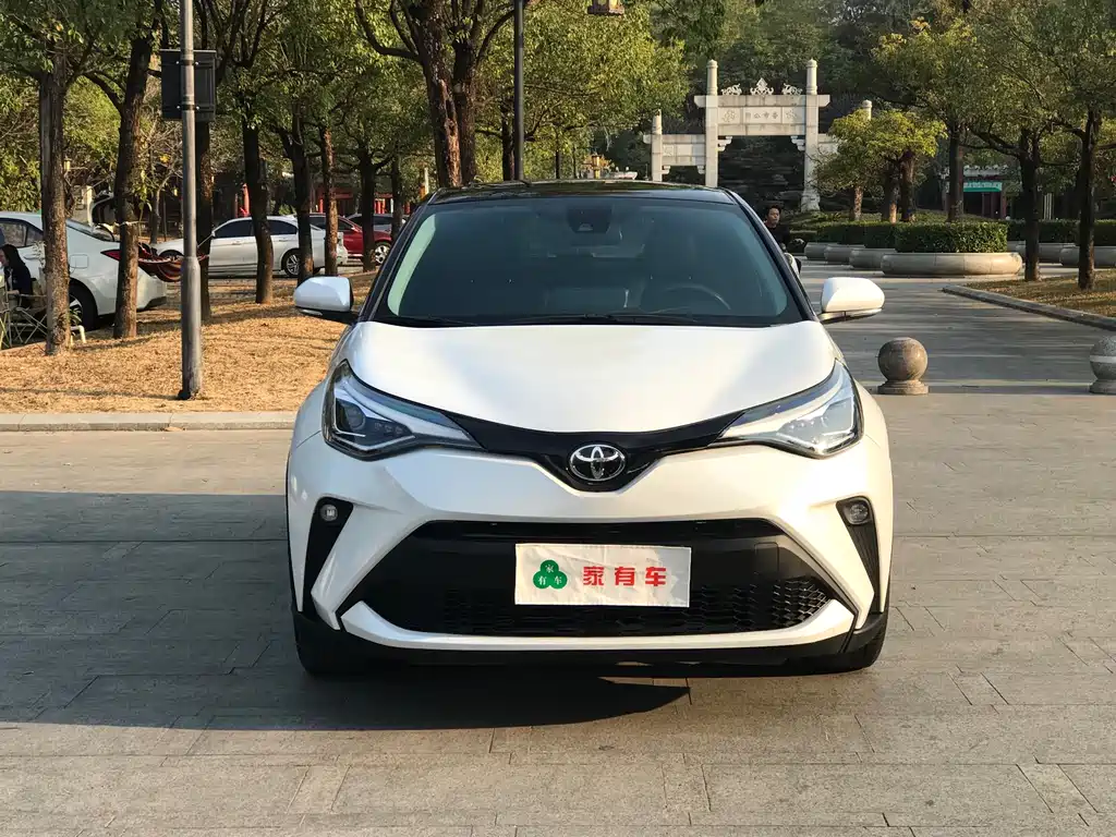 Toyota C-HR — фото 2