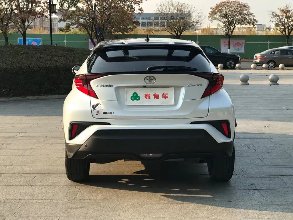 Toyota C-HR — фото 5