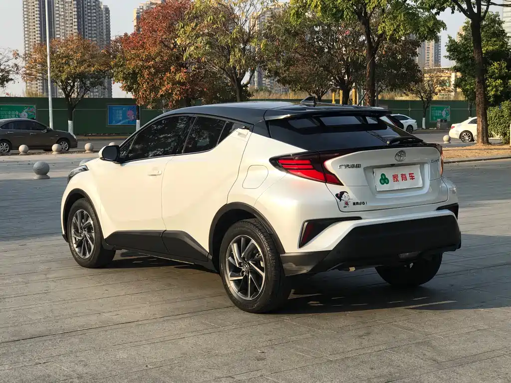 Toyota C-HR — фото 7