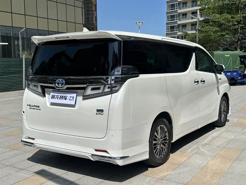 Toyota Vellfire — фото 6