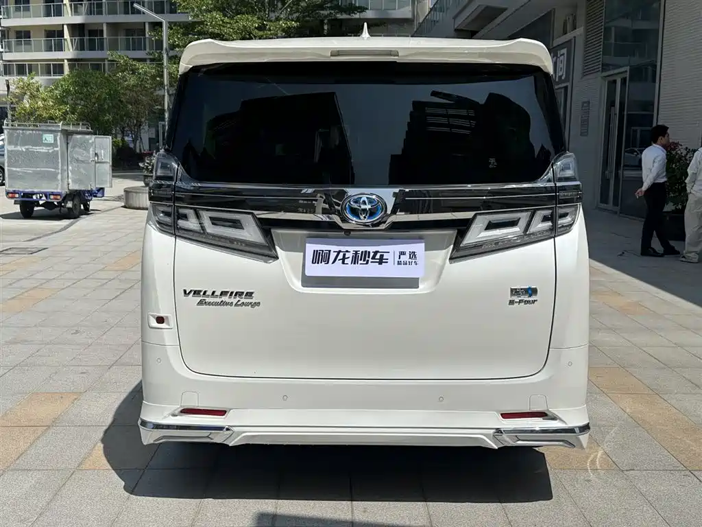 Toyota Vellfire — фото 7