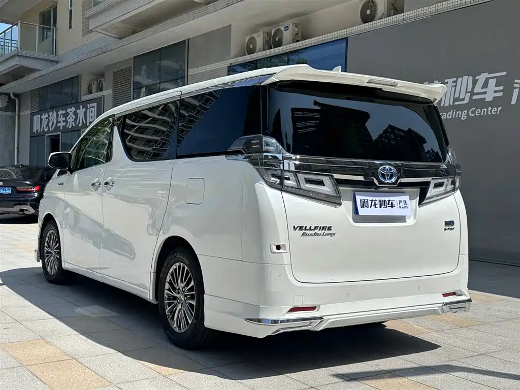 Toyota Vellfire — фото 8