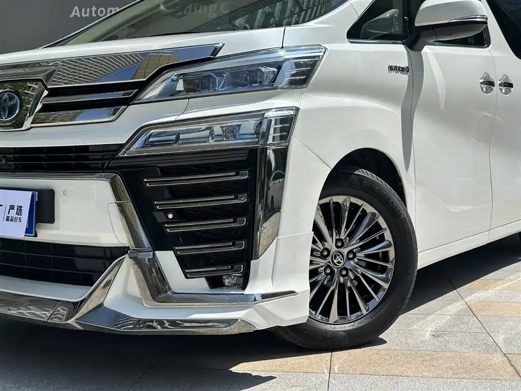 Toyota Vellfire — фото 9