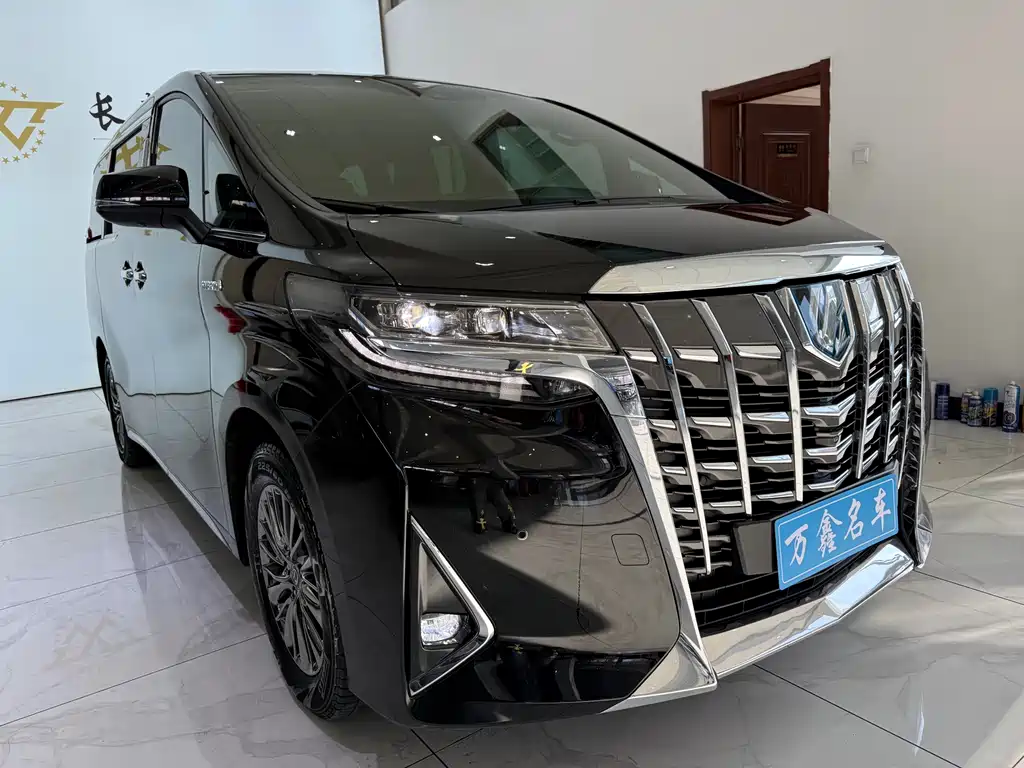 Toyota Alphard — фото 3