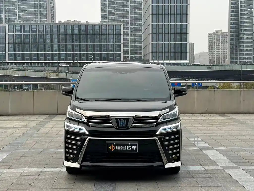 Toyota Vellfire — фото 2