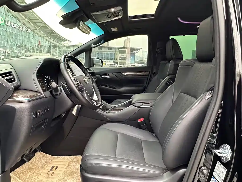 Toyota Vellfire — фото 13