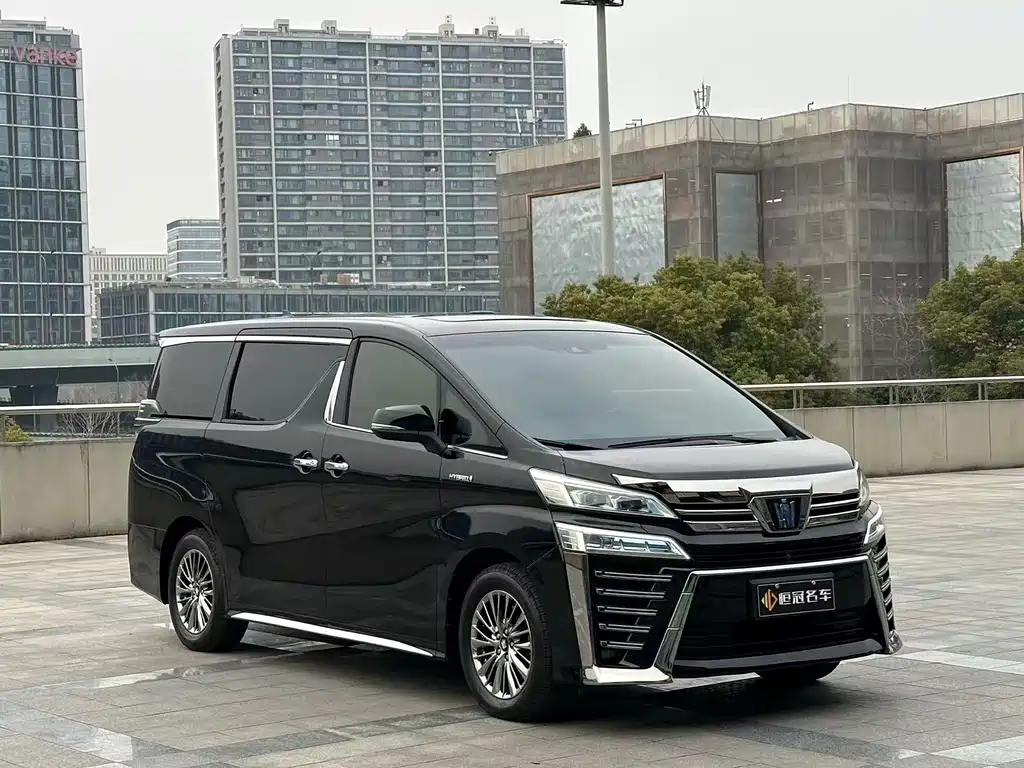 Toyota Vellfire — фото 3