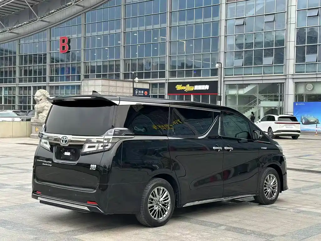 Toyota Vellfire — фото 6