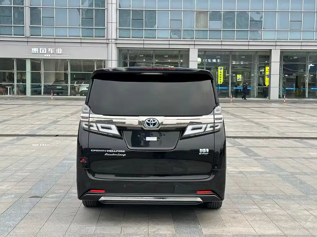 Toyota Vellfire — фото 7