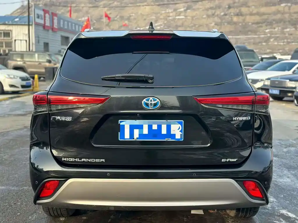 Toyota Highlander — фото 8