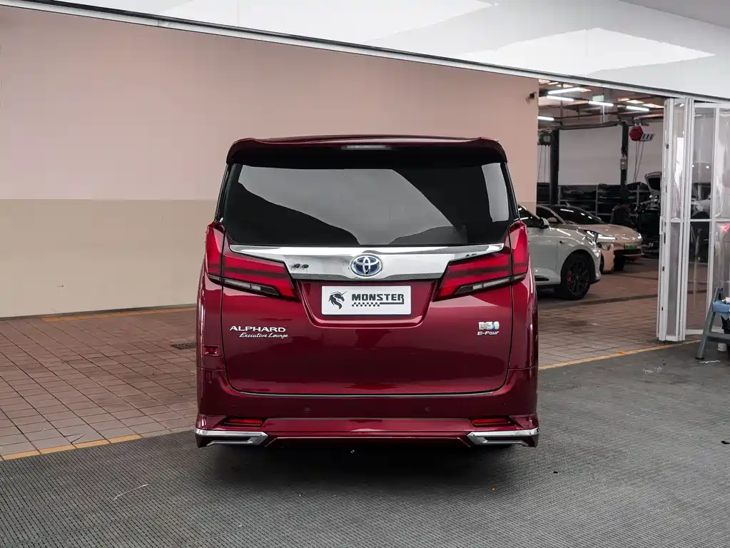Toyota Alphard — фото 8