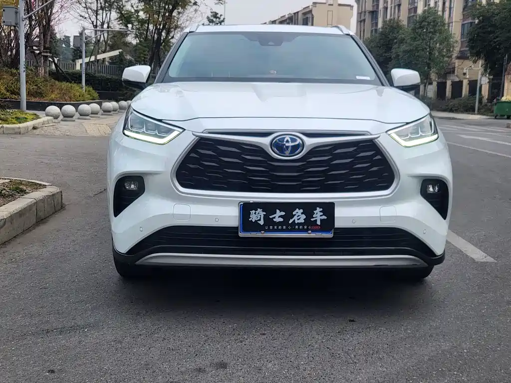 Toyota Highlander — фото 2