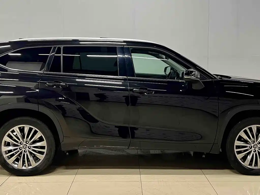 Toyota Highlander — фото 4