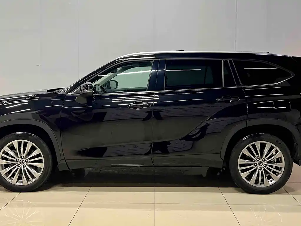 Toyota Highlander — фото 5