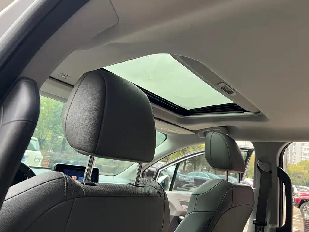 Toyota Sienna — фото 4